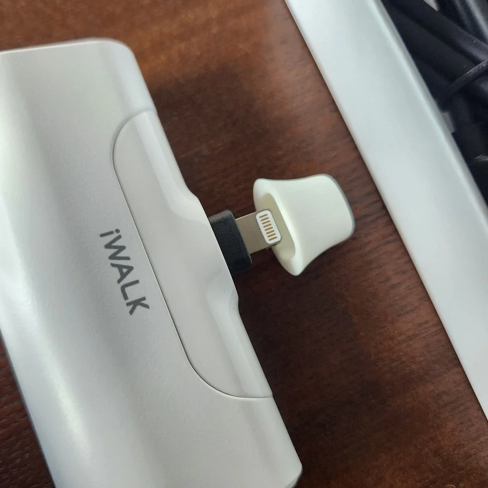 2 iWALK LinkPod4 4500mAh Portable IPhone Charger White, DBL4500L